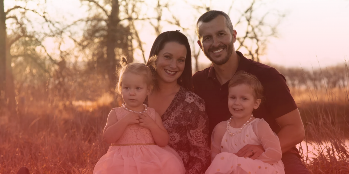 On August 13, 2018, Chris Watts killed his wife, two daughter and his unborn child after secretly getting involved to a coworker.