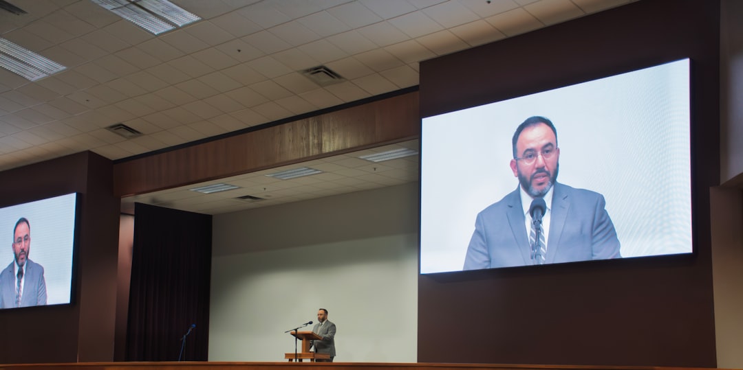 Winning Over Juries with Visual Case Storytelling Techniques